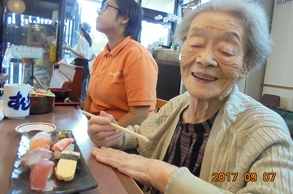 ふじの郷　食事　お寿司