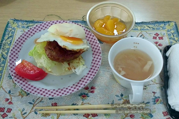 料理　エッグハンバーガー