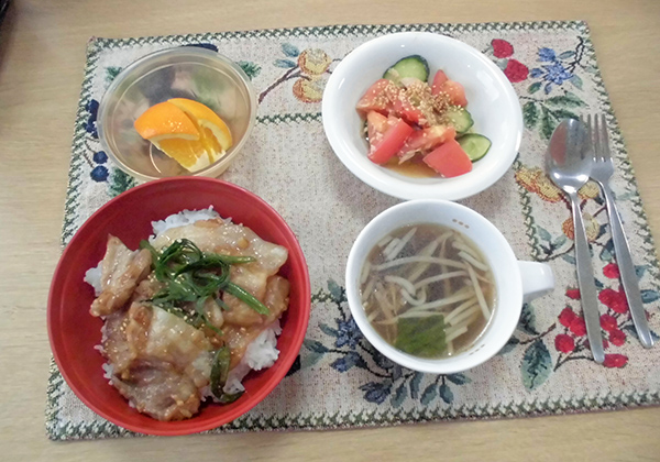 スタミナ丼＆中華サラダ