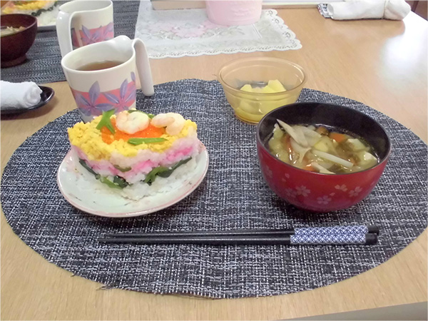 ひし餅風ちらし寿司と具沢山の清し汁作り♪