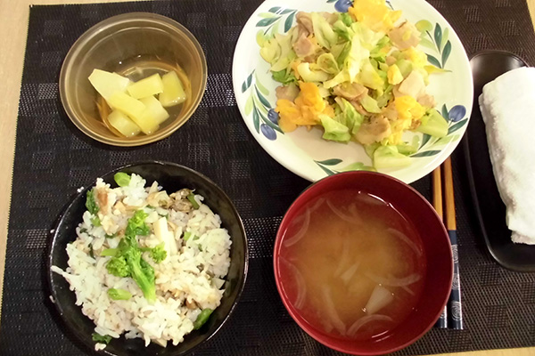 あさりご飯とキャベツと豚バラの卵炒め♪