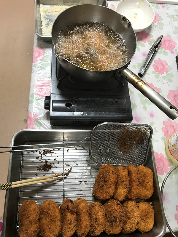 コロッケバーガー作りました。