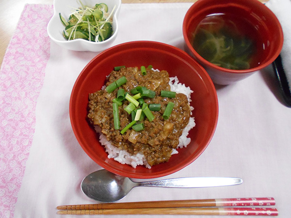 和風カレー丼と帆立＆胡瓜の酢の物