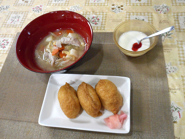 稲荷寿司と豚汁を作りました