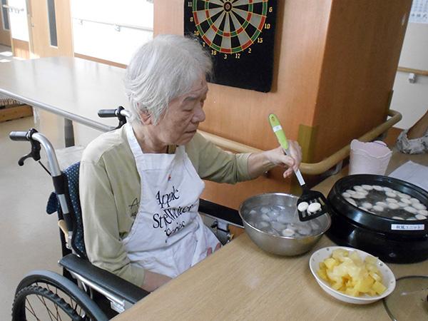 白玉フルーツあんみつ作り