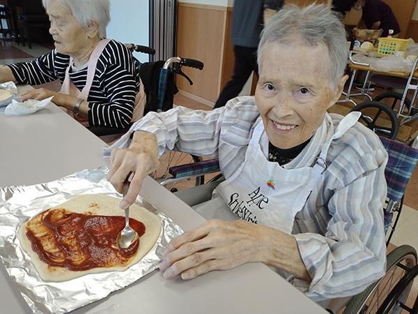 ピザ窯で本格ピザ作り