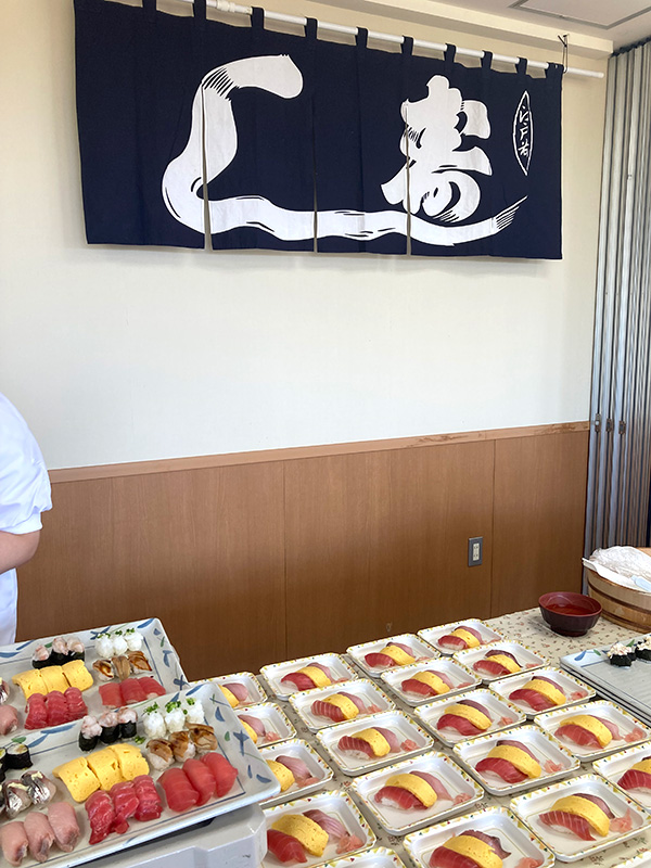 寿司パーティー開催！！