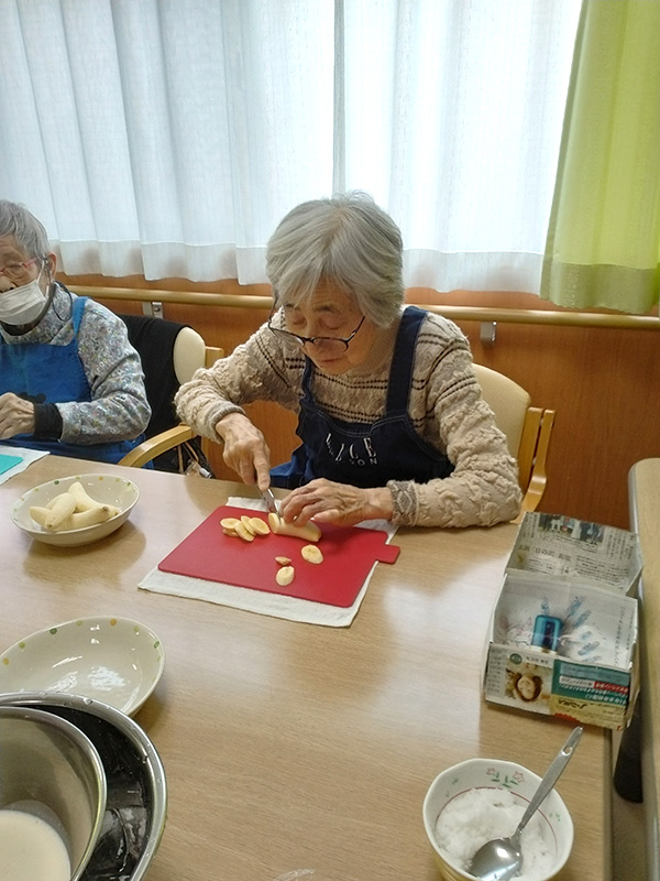 フルーツのオープンサンド作り